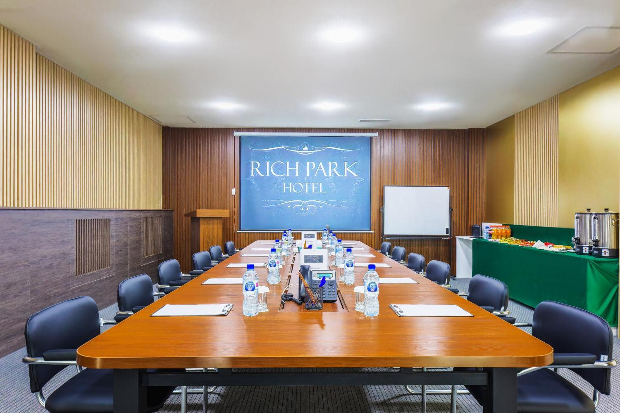 Rich Park Hotel Tashkent Ngoại thất bức ảnh