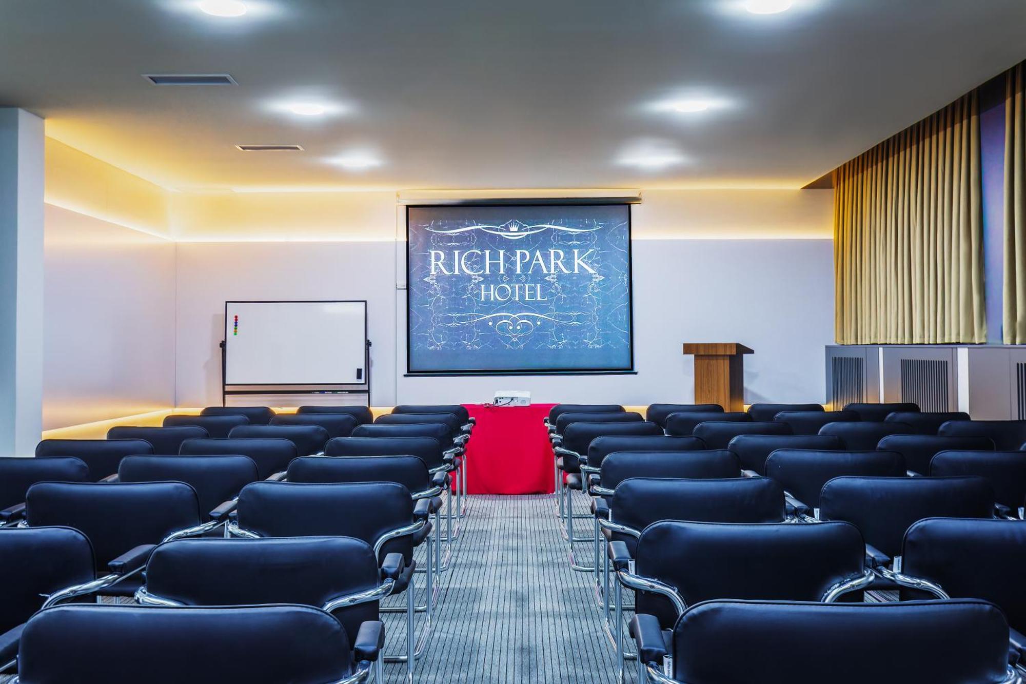 Rich Park Hotel Tashkent Ngoại thất bức ảnh