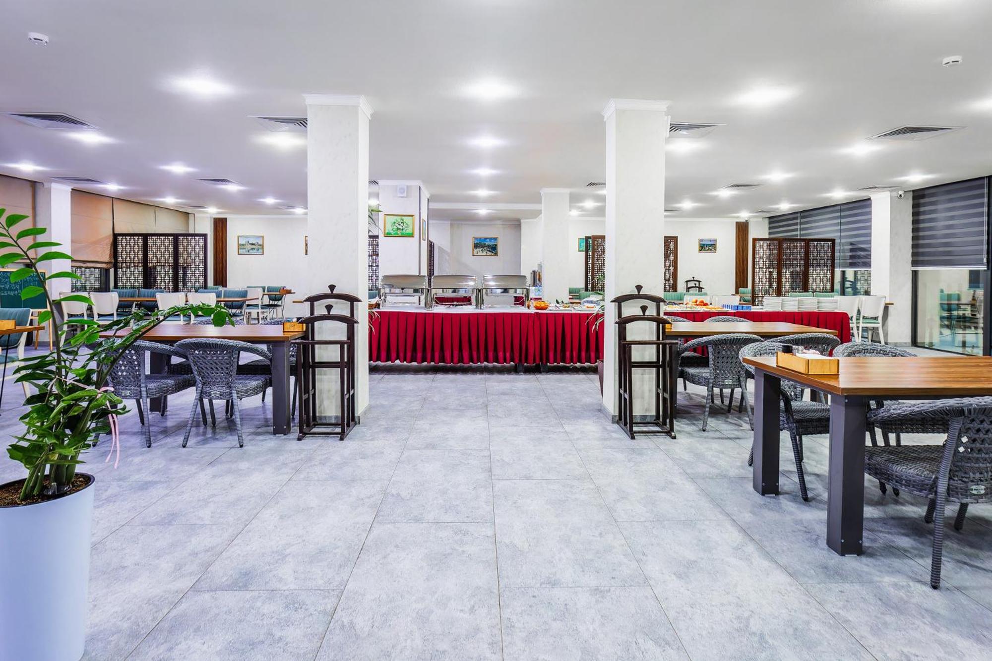 Rich Park Hotel Tashkent Ngoại thất bức ảnh